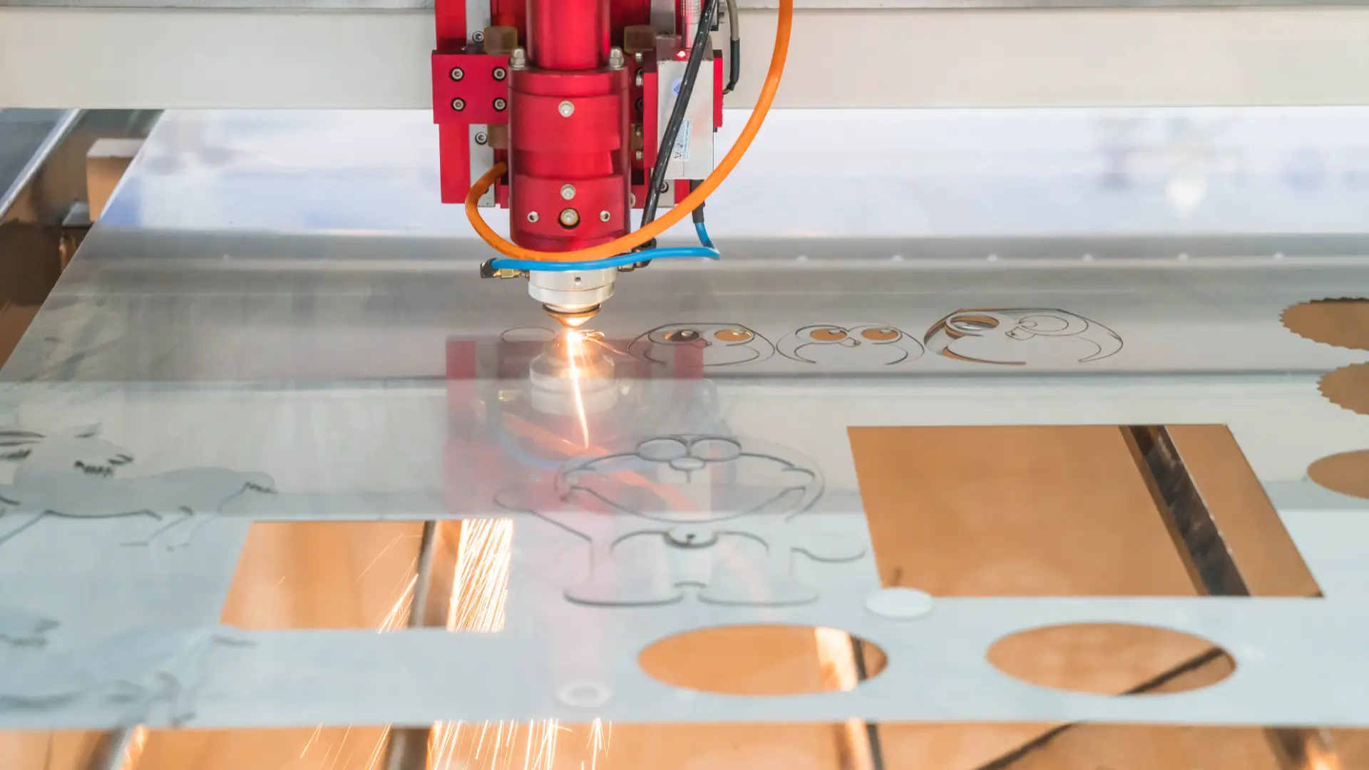 máquina de troquelado laser